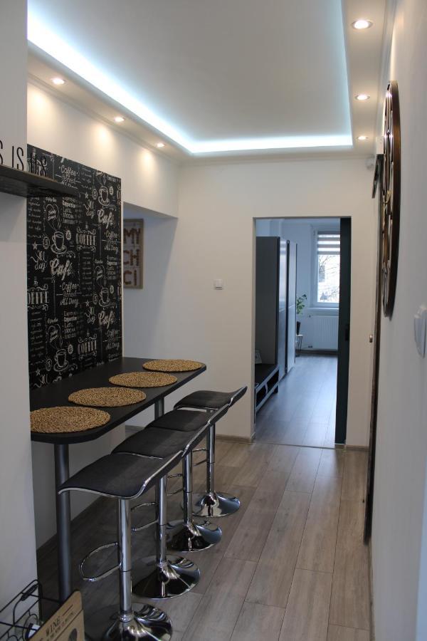 Izzy Apartament Lejlighed Miskolc Eksteriør billede