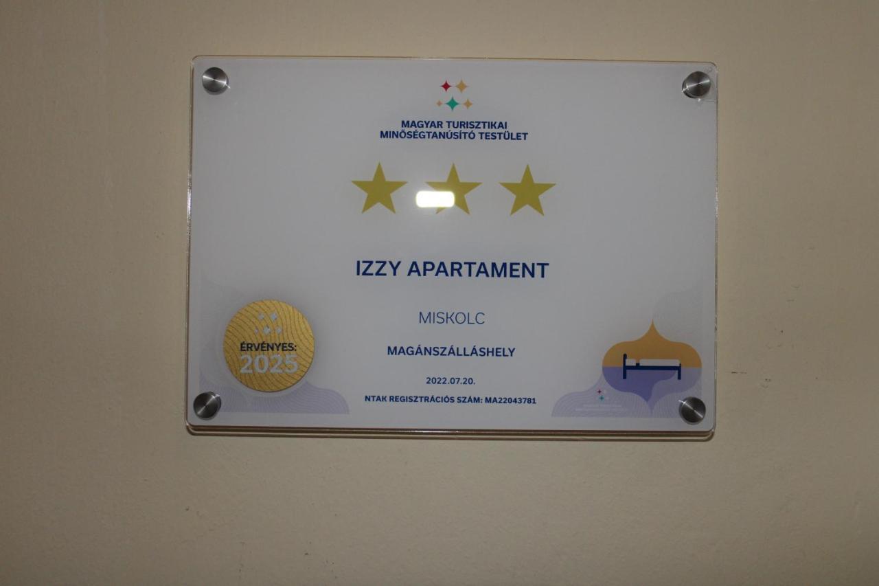 Izzy Apartament Lejlighed Miskolc Eksteriør billede